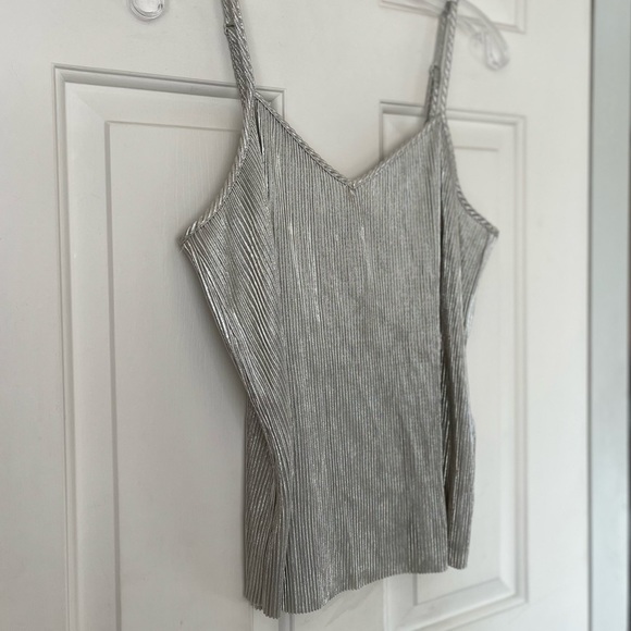 👠 ONLY Primrose Strappy Silver Pleated Tank Top with Adjustable Straps Medium - Picture 7 of 16